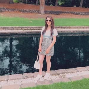 Meet your Posher, Krestina